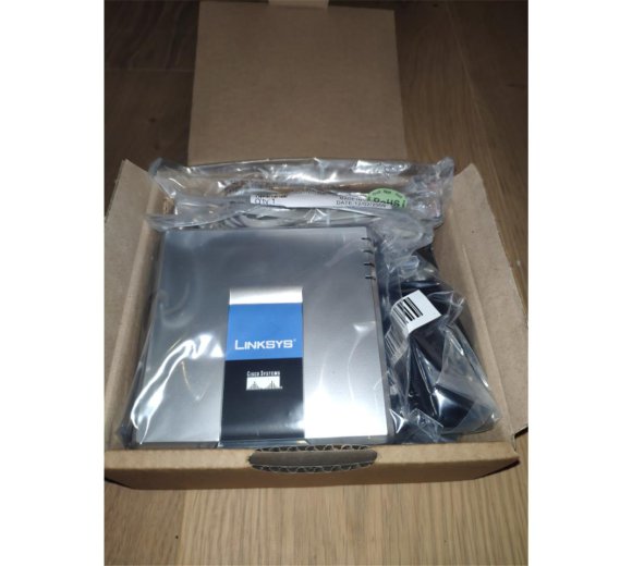 Linksys SPA2102 Analog VoIP Adapter with 2 FXS Ports (Free to do pre-